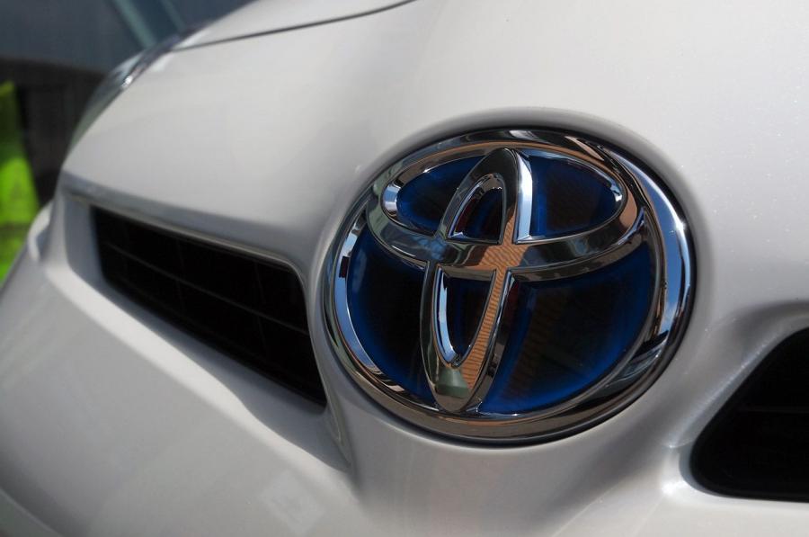  Toyota Prius Plug-In Hybrid 2012 года  (фото 31 из 75)